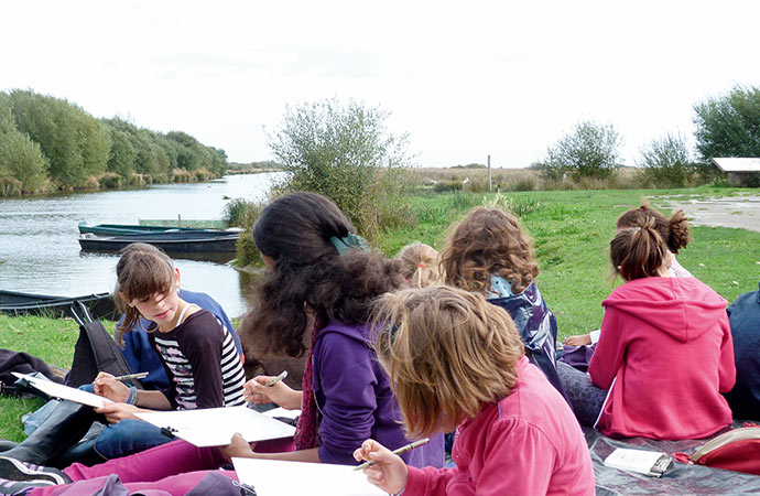 activité extérieur enfants peinture classe découvertes artistiques gauguin