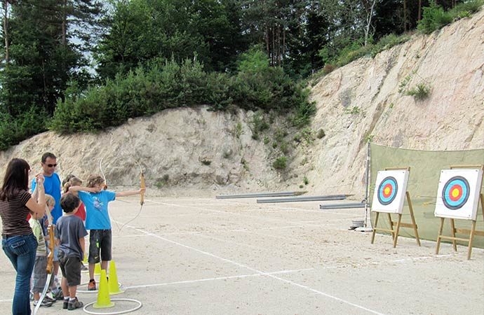 élèves initiation tir-à-l'arc