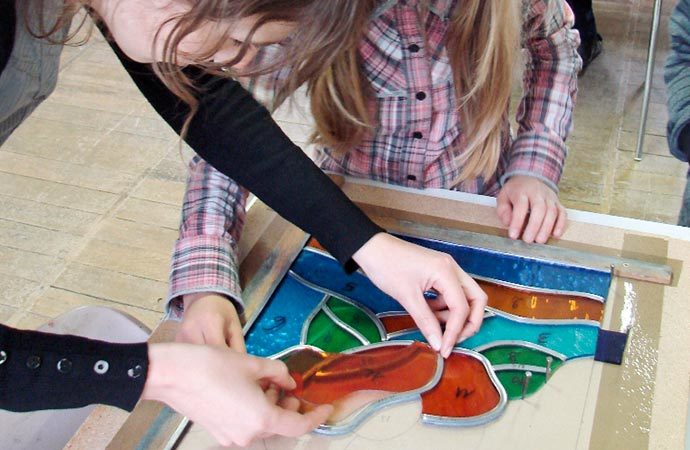 activité élèves vitrail moyen-age classe découverte châteaux
