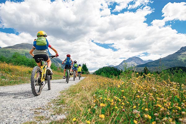 élèves activité vtt en montagne