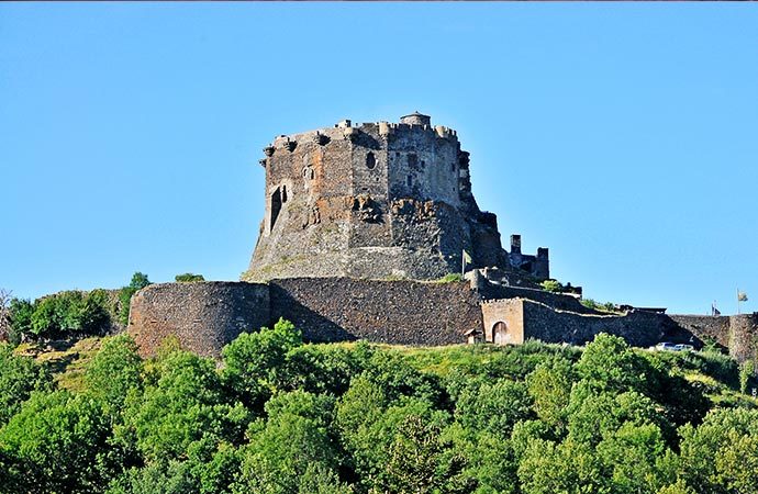 château-de-murol auvergne médiéval