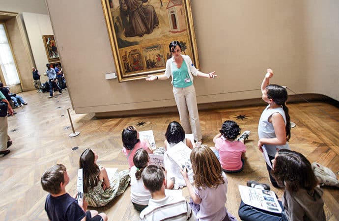 enfants en visite de musée classe de découverte sur Paris