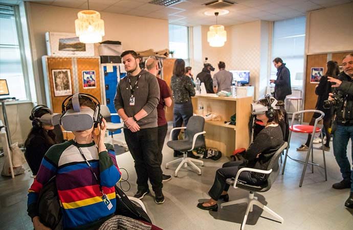 activité élèves court-métrage casques-réalité-virtuelle