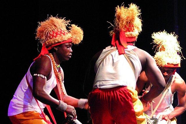 spectacle d'art instrumental africain et de danses typiques