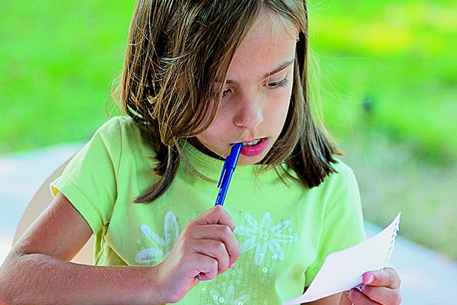 enfant en atelier écriture slam textes littéraires guerres paix