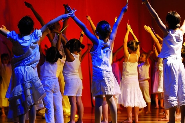 élèves en initiation de danse africaine et hip hop