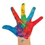 enfant main peinture couleurs