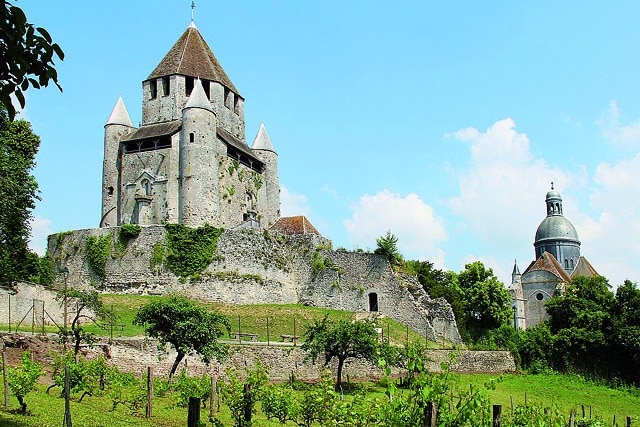 vue extérieure de la ville médiévale e Provins