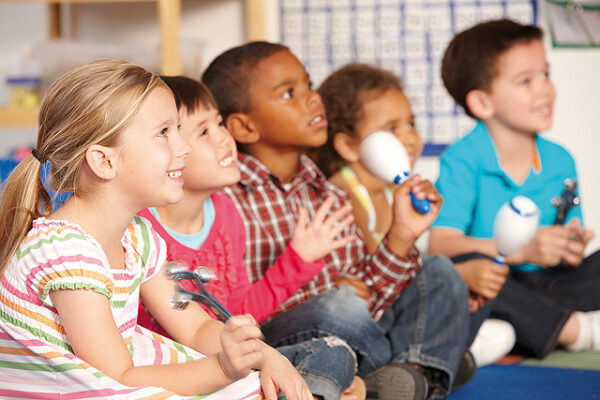 enfants-activité-musique-maracas-classe-sans-cartable enfants activité musique maracas classe-sans-cartable