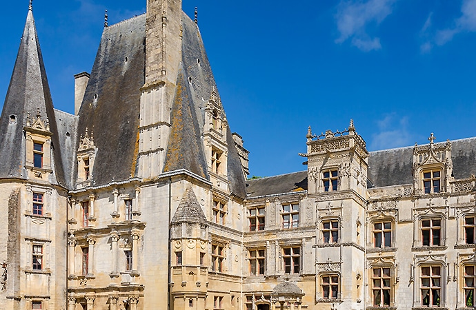 Découverte des toits du Château de Fontaine-Henry