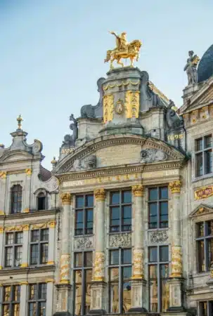 édifice à bruxelles en or en belgique