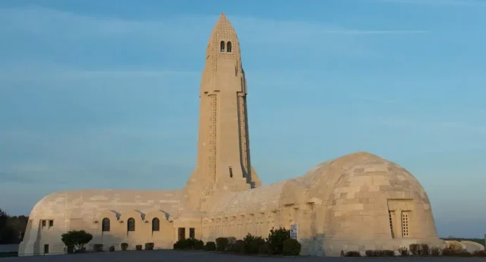 Ossuaire de Douaumont à Verdun patrimoine