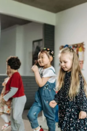 élèves en chorégraphie de dans activité école