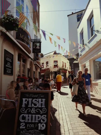 royaume-uni-rue Rue animée au Royaume-Uni