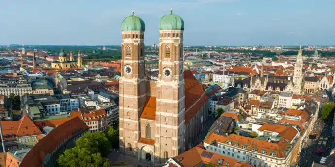 Cathédrale de Notre Dame de Munich vue aérienne