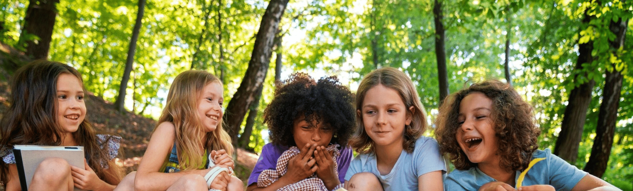 élèves en classe découverte extérieur