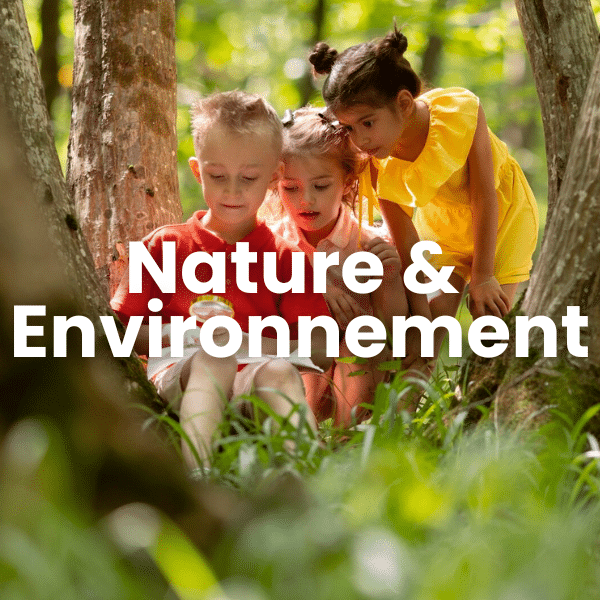 élèves dans la nature en projet scolaire environnement