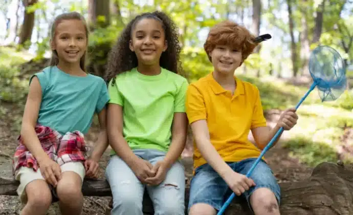 eleves en projet scolaire nature et environnement