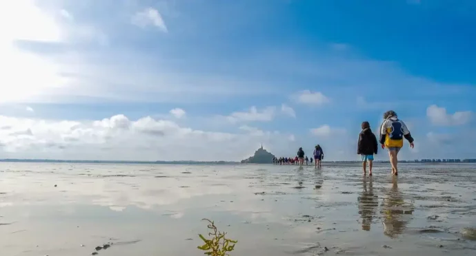 plage du mont saint michel eleves en classe de mer