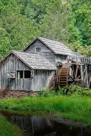 moulin hydraulique dans la nature