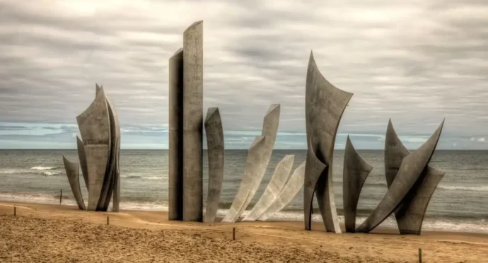 memorial d-day sur une plage de normandie